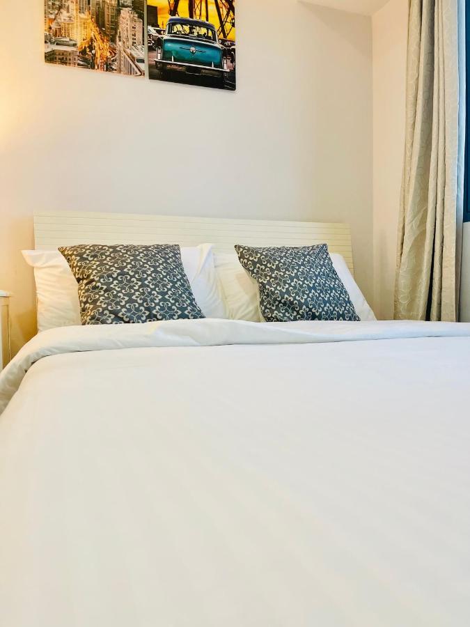 Sakura Apartment Манила Экстерьер фото