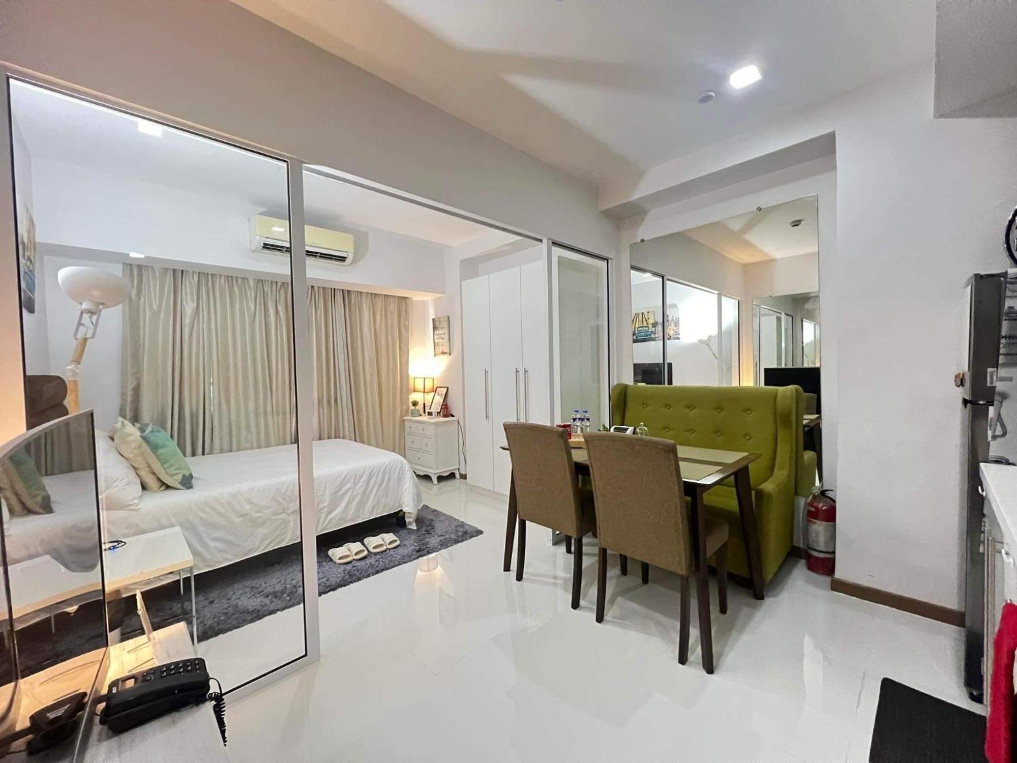 Sakura Apartment Манила Экстерьер фото
